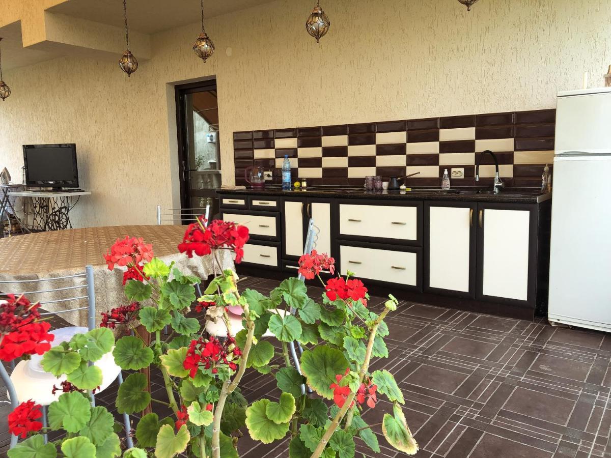Гостевой Дом Siella Hotell Sukhumi Eksteriør bilde