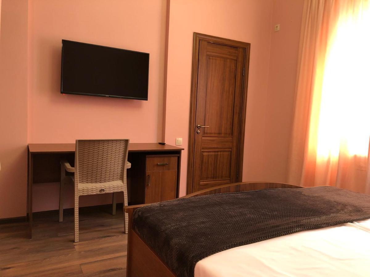 Гостевой Дом Siella Hotell Sukhumi Eksteriør bilde