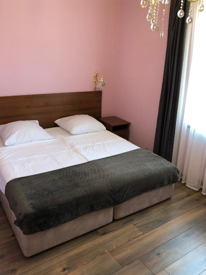 Гостевой Дом Siella Hotell Sukhumi Eksteriør bilde